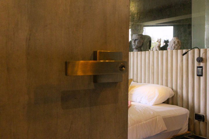Room 10 of 87