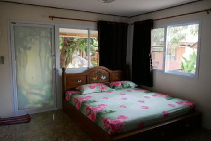 Room 15 of 33