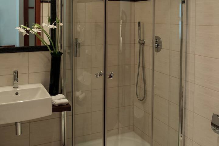 Room 14 of 22