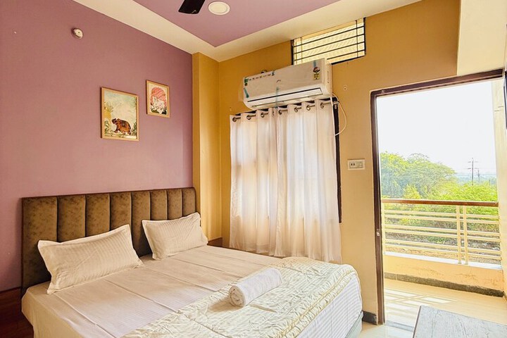 Room 2 of 18