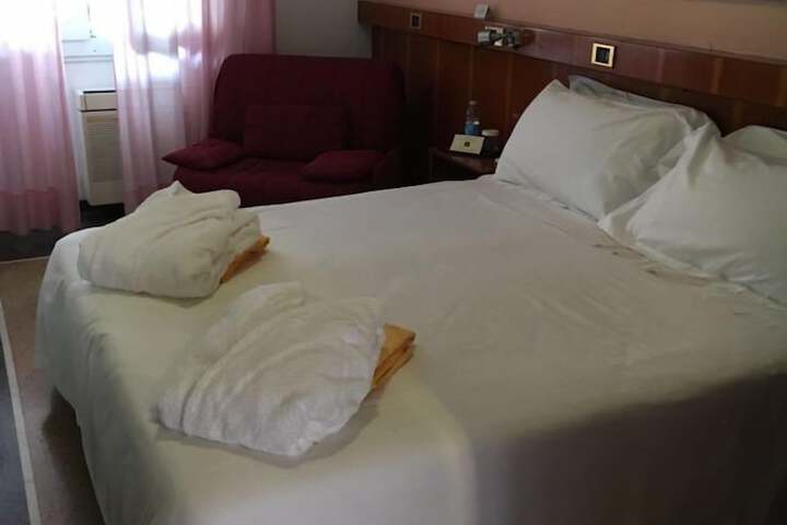 Room 7 of 43