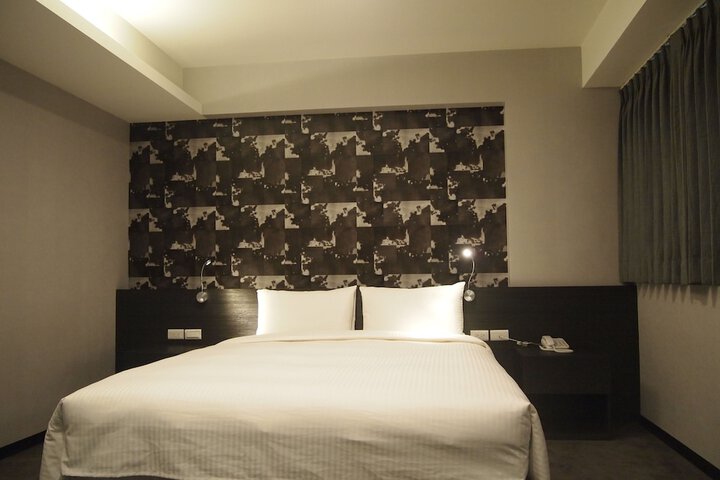 Room 7 of 68