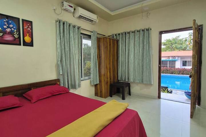Room 4 of 11