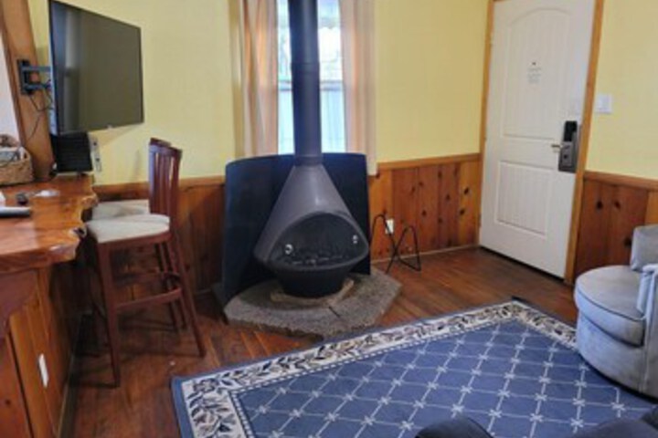 Room 4 of 51