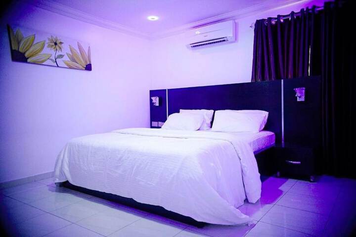 Room 8 of 22