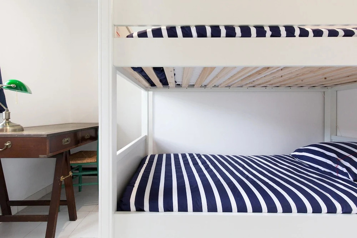 Room 4 of 11