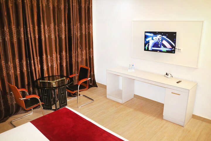 Room 8 of 31