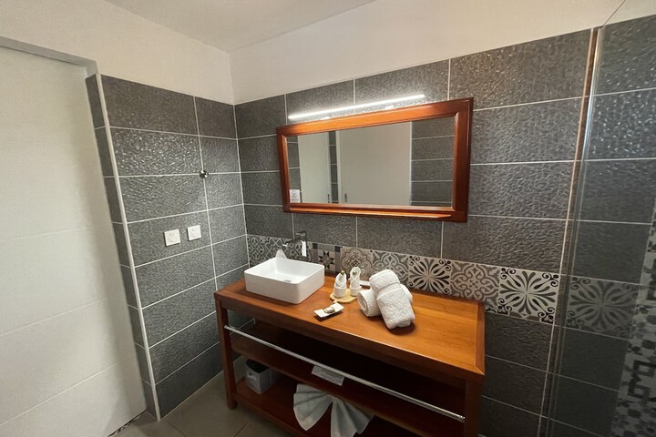 Room 32 of 72