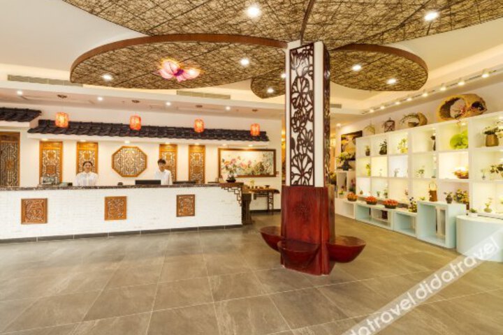 Huayang Hotel