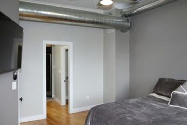 Room 1 of 32