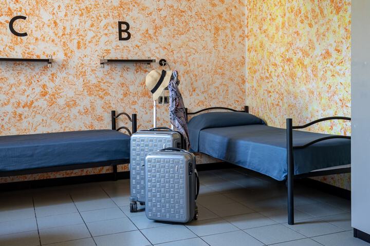 Room 16 of 62