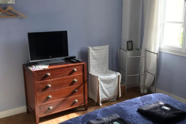 Room 4 of 16