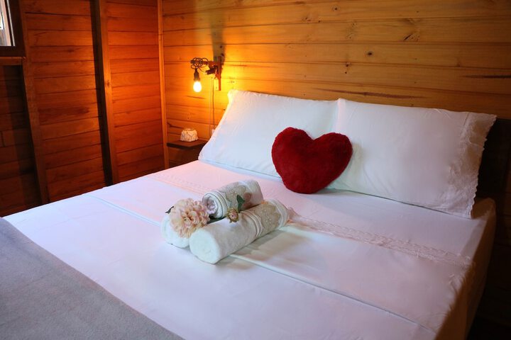 Room 4 of 32