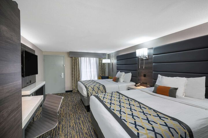 2 Queen Beds (3 of 11)