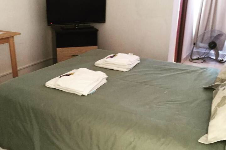 Room 6 of 9
