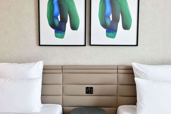 Room 5 of 119