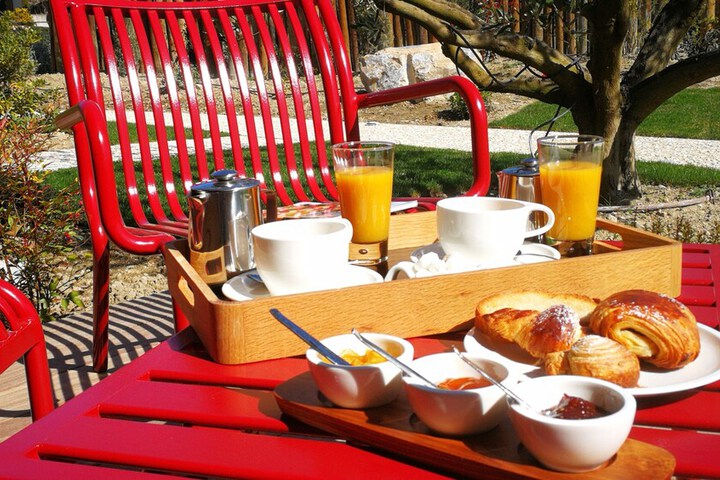 Breakfast/Coffee Service 29 of 75