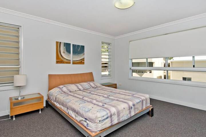 Room 4 of 24