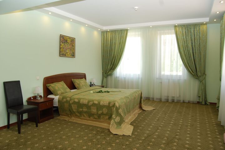 Room 8 of 28