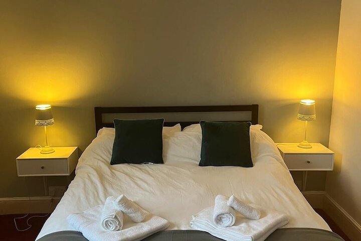 Room 10 of 37