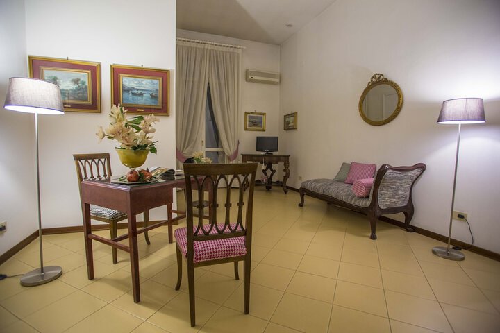 Room 18 of 42