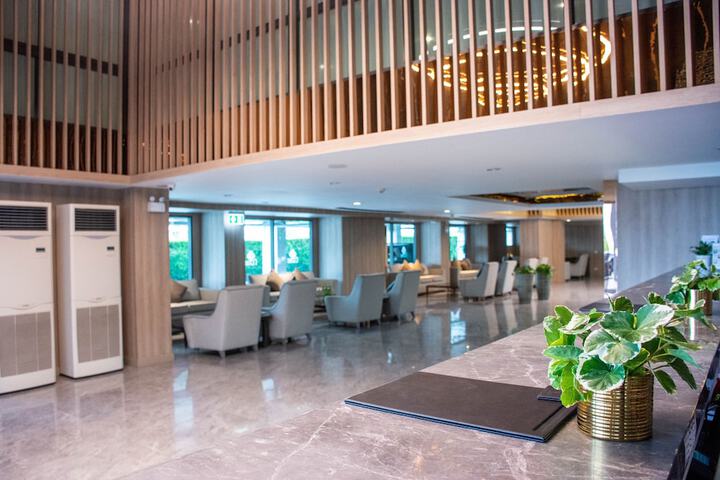 Hotel Interior 8 of 142