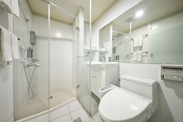 Room 100 of 120