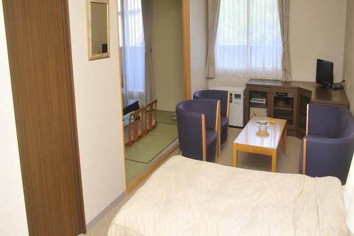 Room 7 of 44