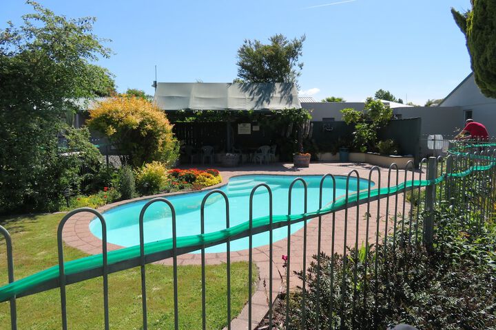 Pool 64 of 74