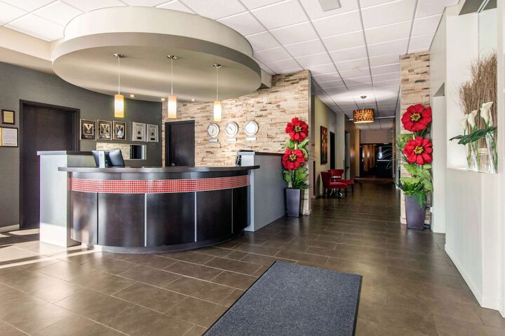 Entrance & Lobby