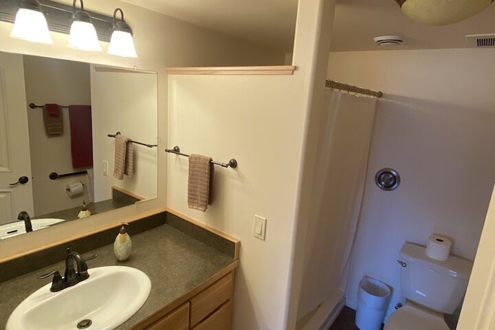 Room 33 of 61