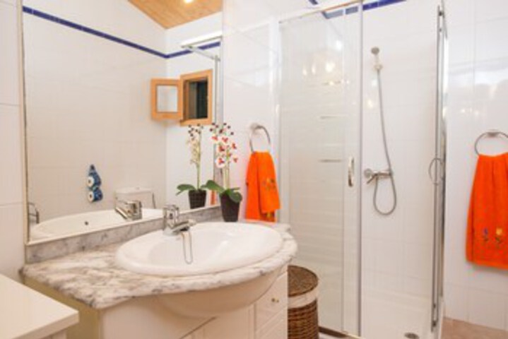 Room 2 of 47