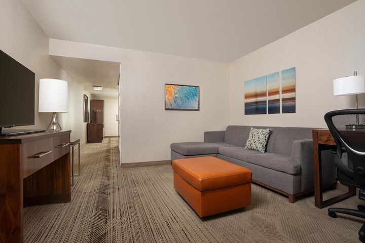 Room 27 of 52