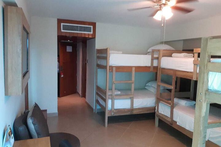 Room 15 of 68
