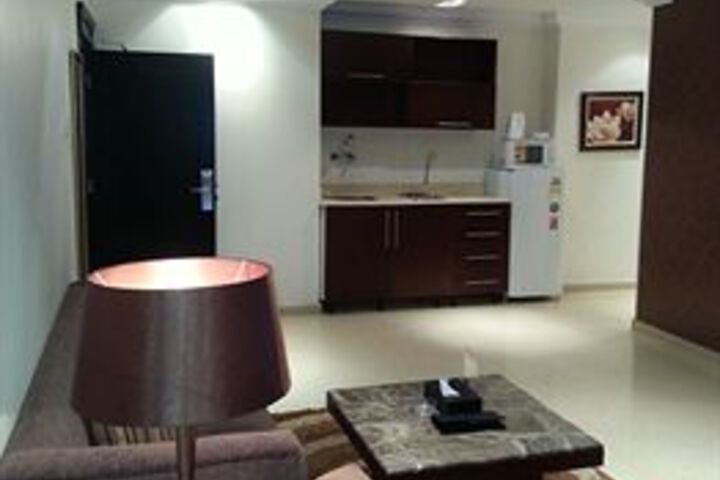 Room 32 of 33