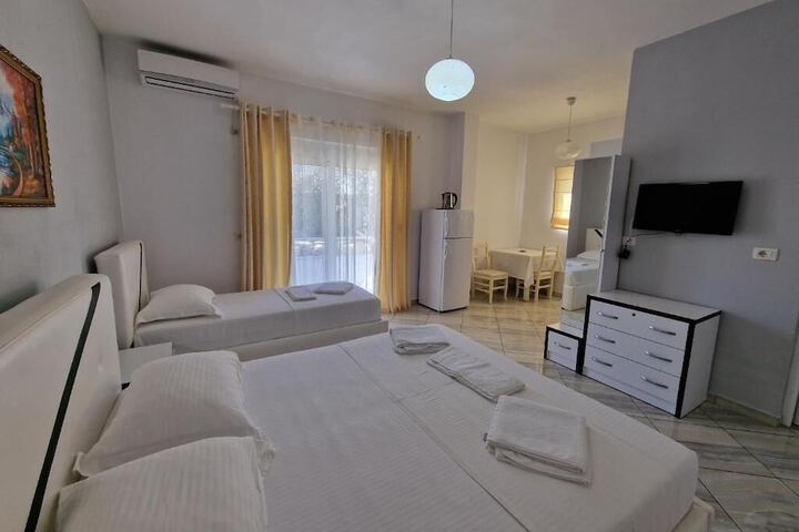 Room 6 of 89