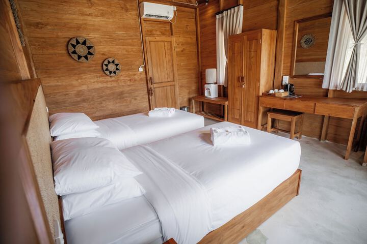 Room 3 of 32