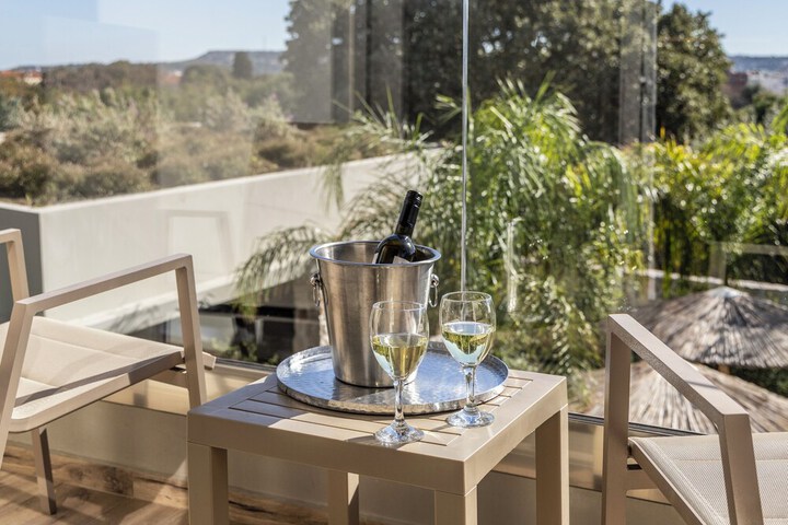 Terrace/Patio 100 of 214