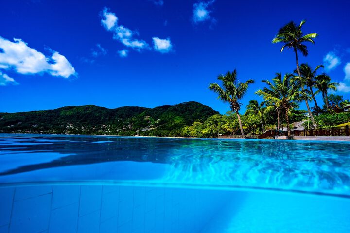Pool 42 of 75