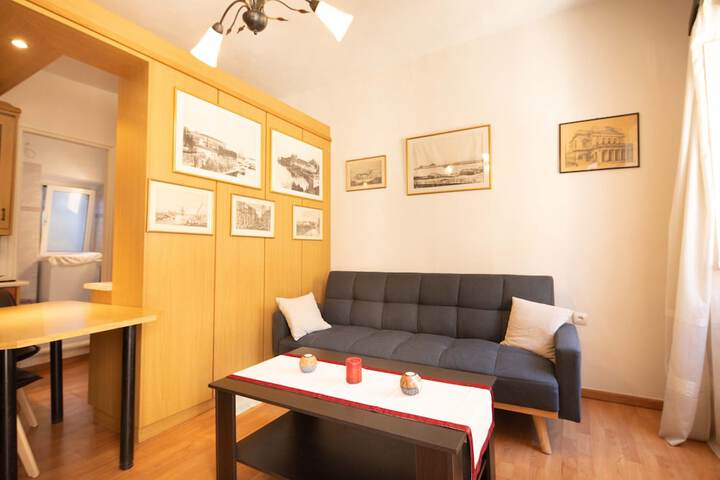 Room 8 of 17