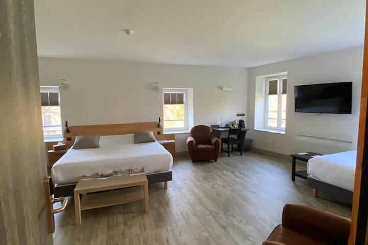 Room 12 of 63