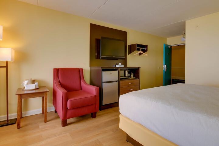 Room 12 of 27