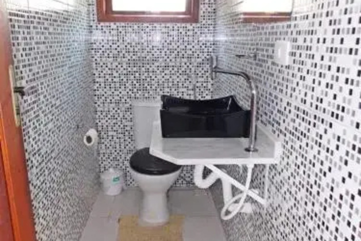 Room 8 of 21