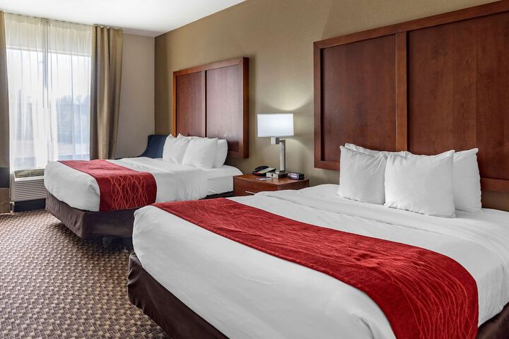 2 Queen Beds Accessible (3 of 13)