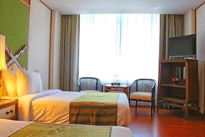Room 5 of 52