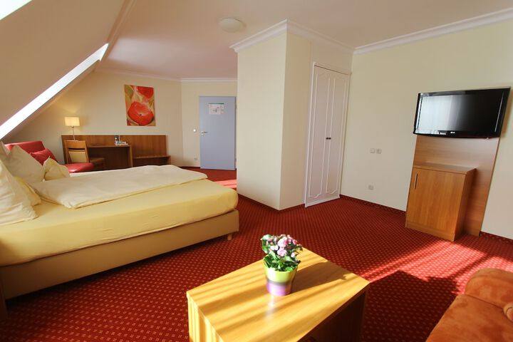 Room 28 of 44