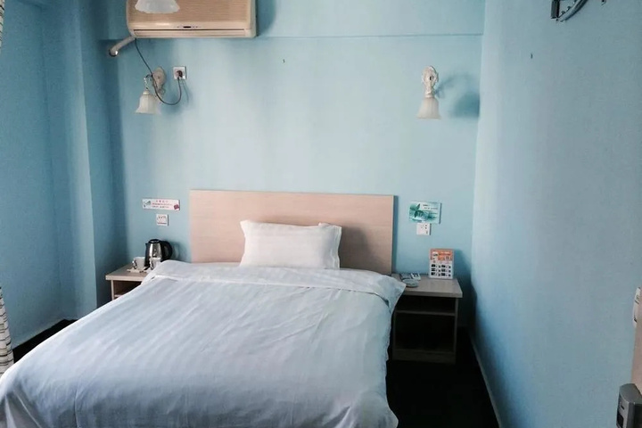 Room 2 of 16