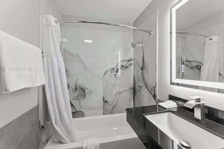 Room 14 of 56