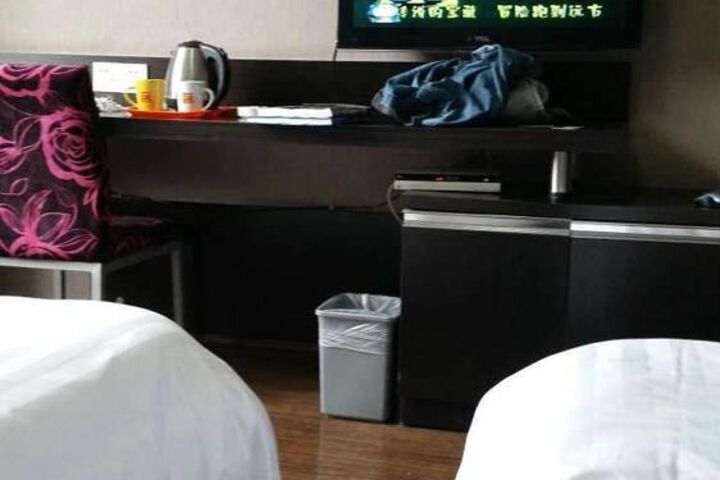 Room 16 of 22