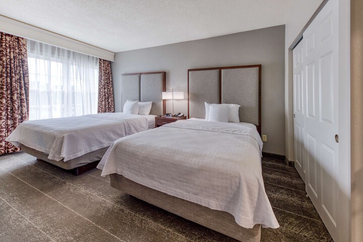 2 Queen Beds 1 Bedroom Suite (25 of 52)